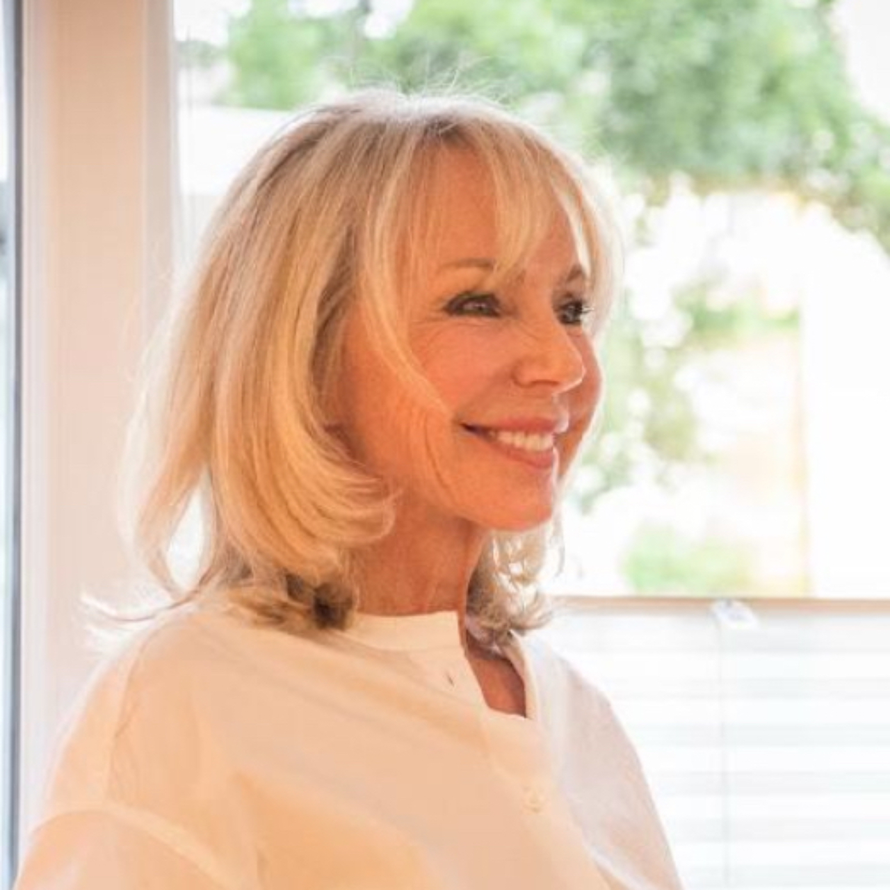 Dr. Esther Oberle